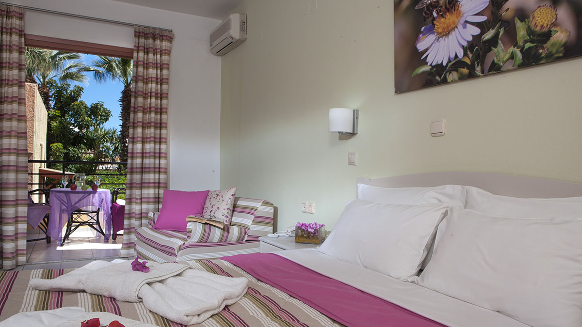 Latania Studios & Apartments